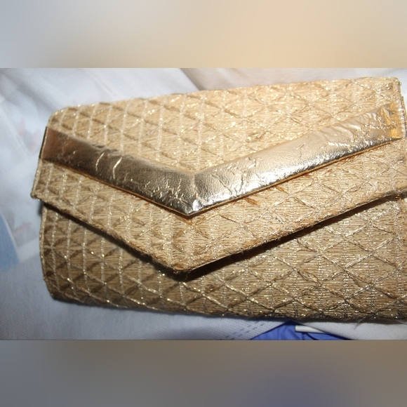 Beautiful Vintage Made in Hong Kong Metallic Gold Woven Chain Purse & wallet - Picture 3 of 15